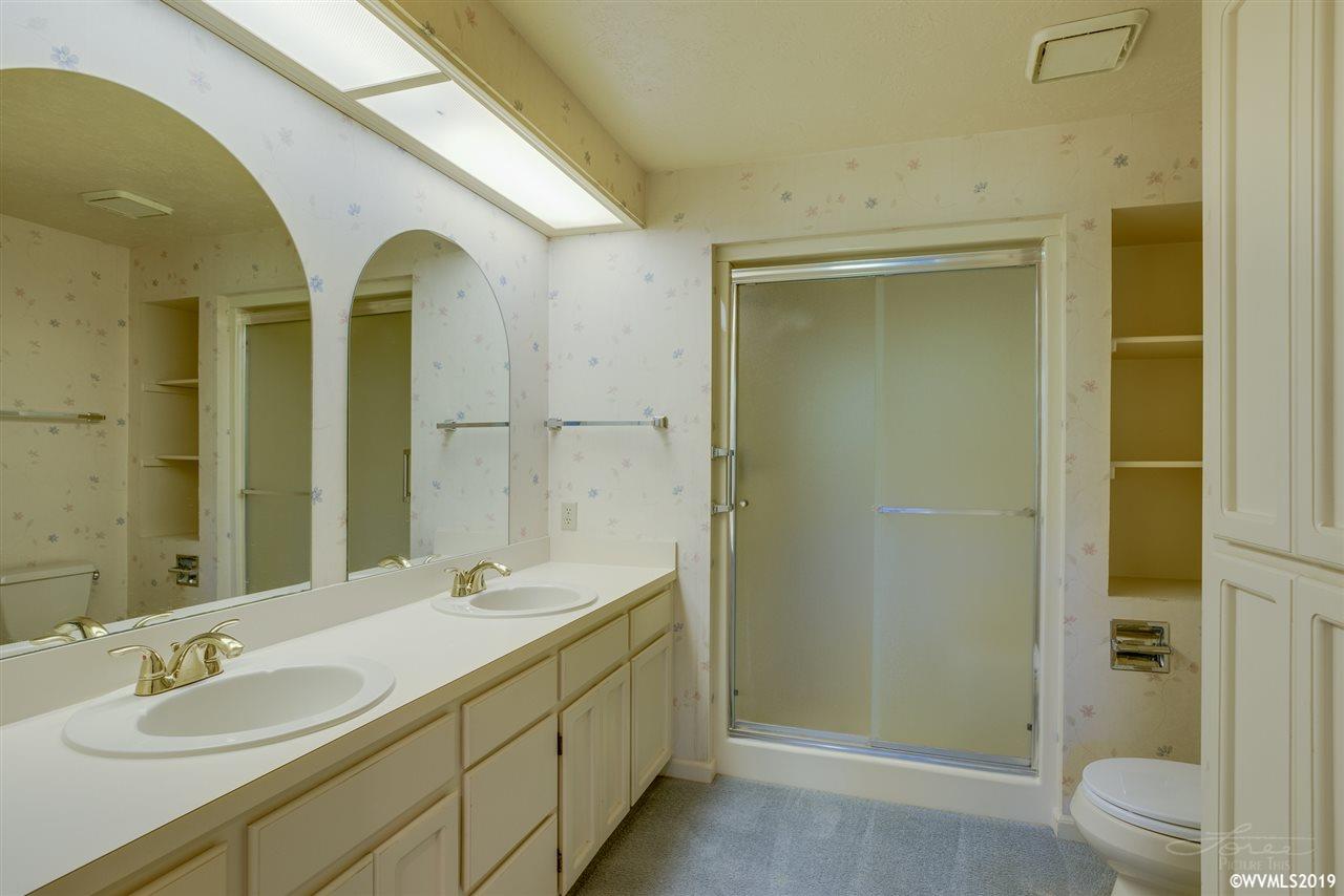 6110 Lakeshore Court North Keizer, OR 97303 - Photo 15 of 24 Gallery Image 15