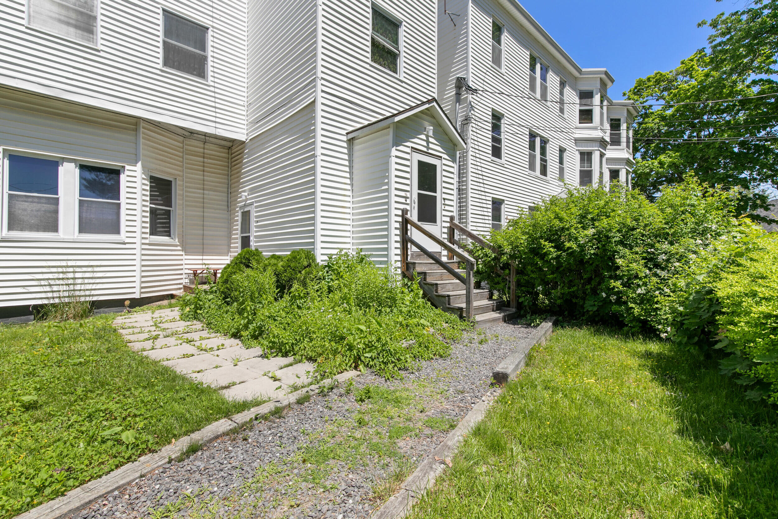 7 Huntress Street Portland, ME 04102 - Photo 4 of 57 7 huntress st, 2,3,4,6,8,10 portland, m