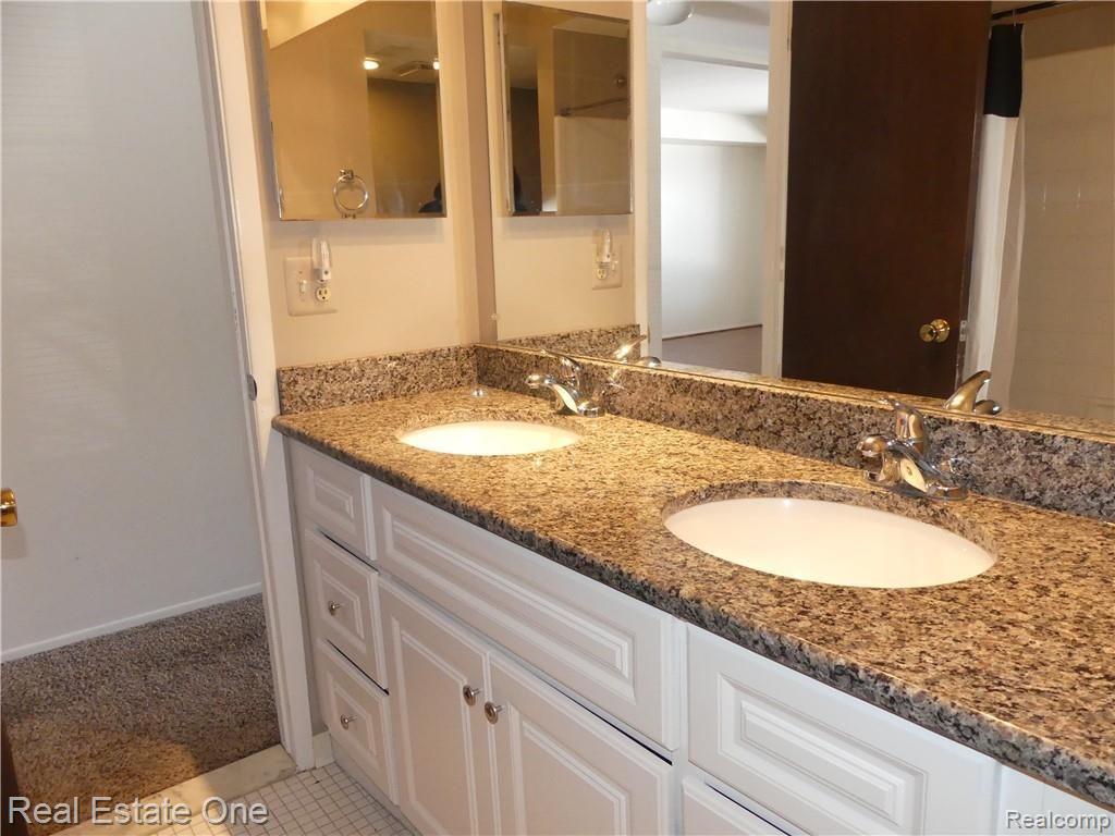 1873 Meadow Dale Court, Unit 9 Rochester, MI 48309 - Photo 12 of 32