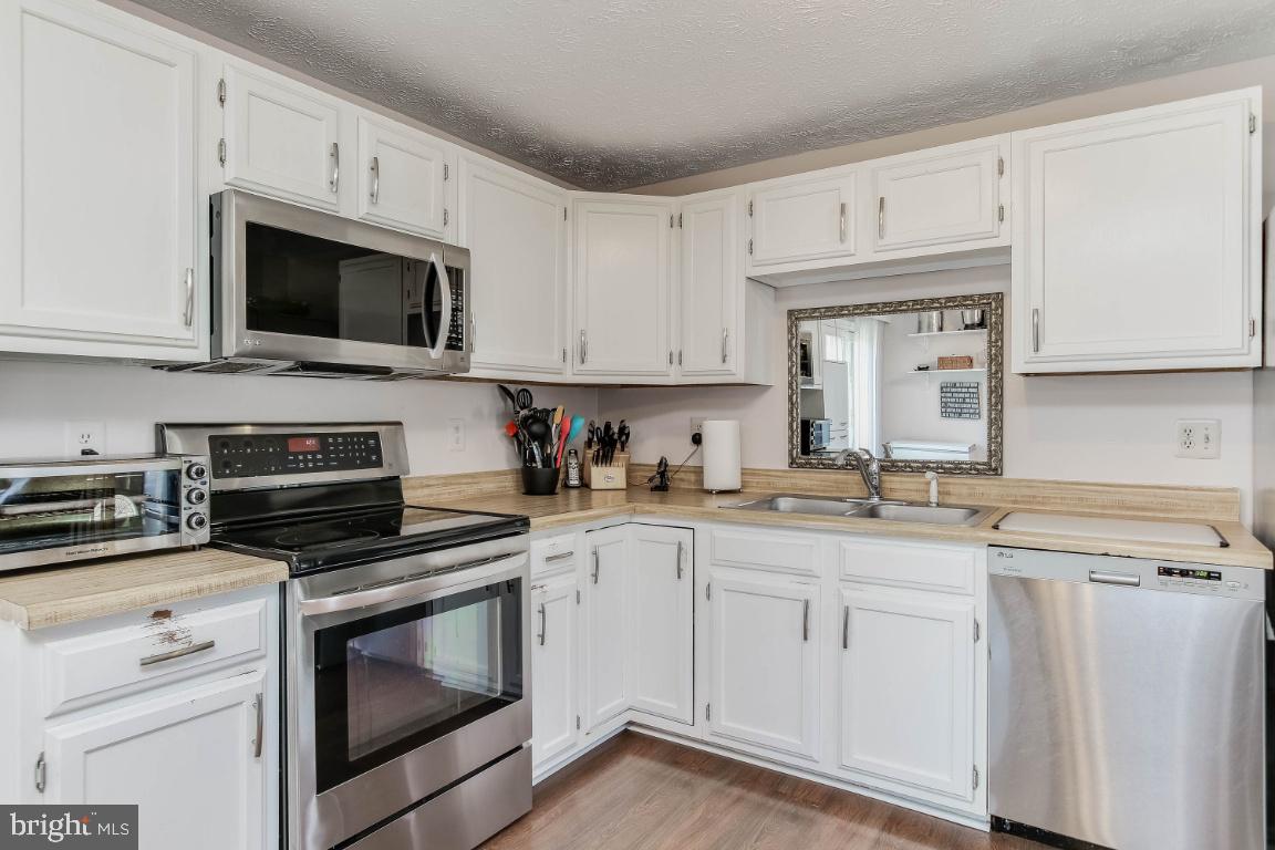 201 Contour Road Mount Airy, MD 21771 - Photo 5 of 40 Gallery Image 5