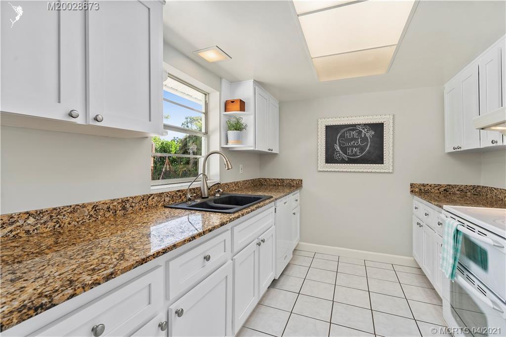 1093 Northwest Spruce Ridge Drive Stuart, FL 34994 - Photo 16 of 40 Gallery Image 16