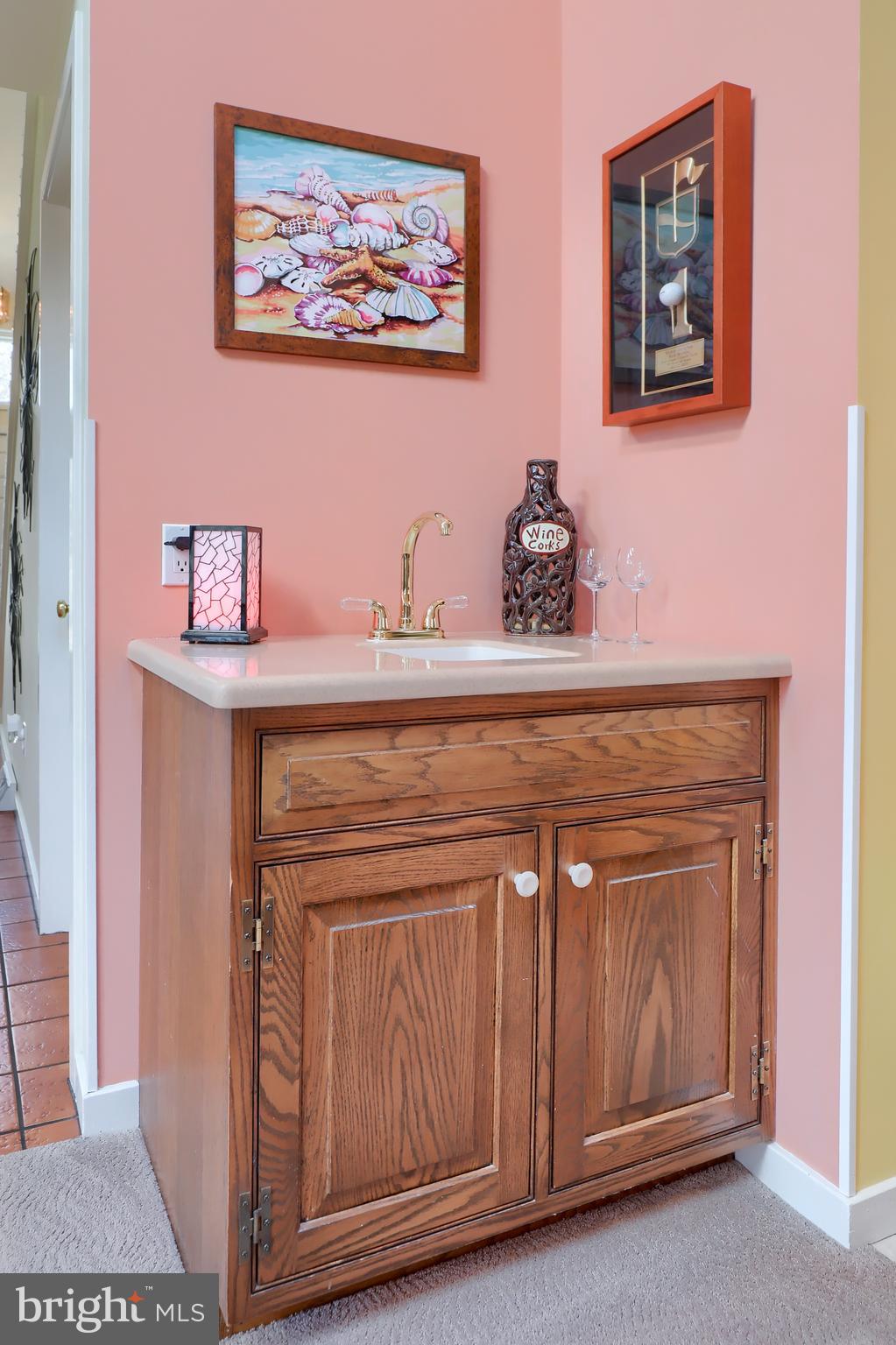 2412 Raleigh Drive Lancaster, PA 17601 - Photo 23 of 58 Family room wet bar
