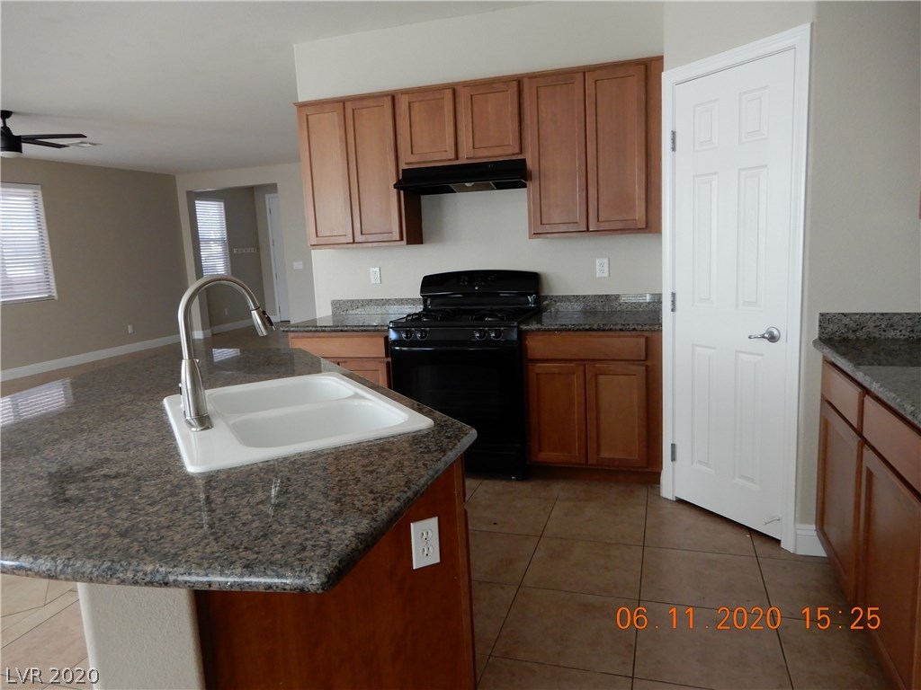 10375 Mystic Pine Road Las Vegas, NV 89135 - Photo 5 of 32