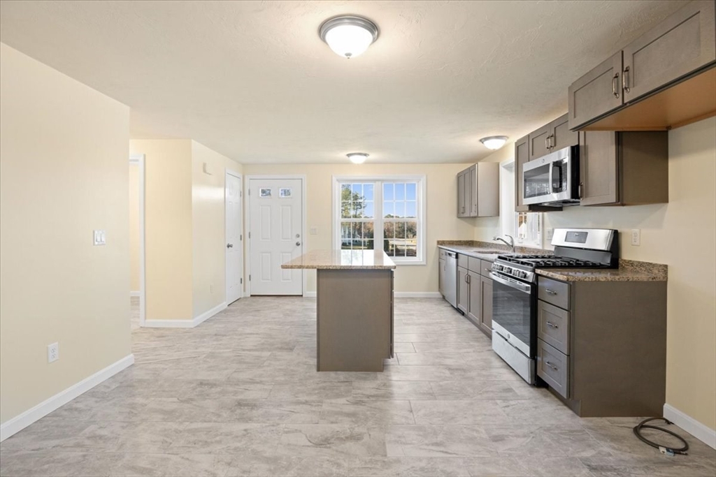 59 Tupper Hl Road, Unit 59 Plymouth, MA 02360 - Photo 8 of 34 Gallery Image 8