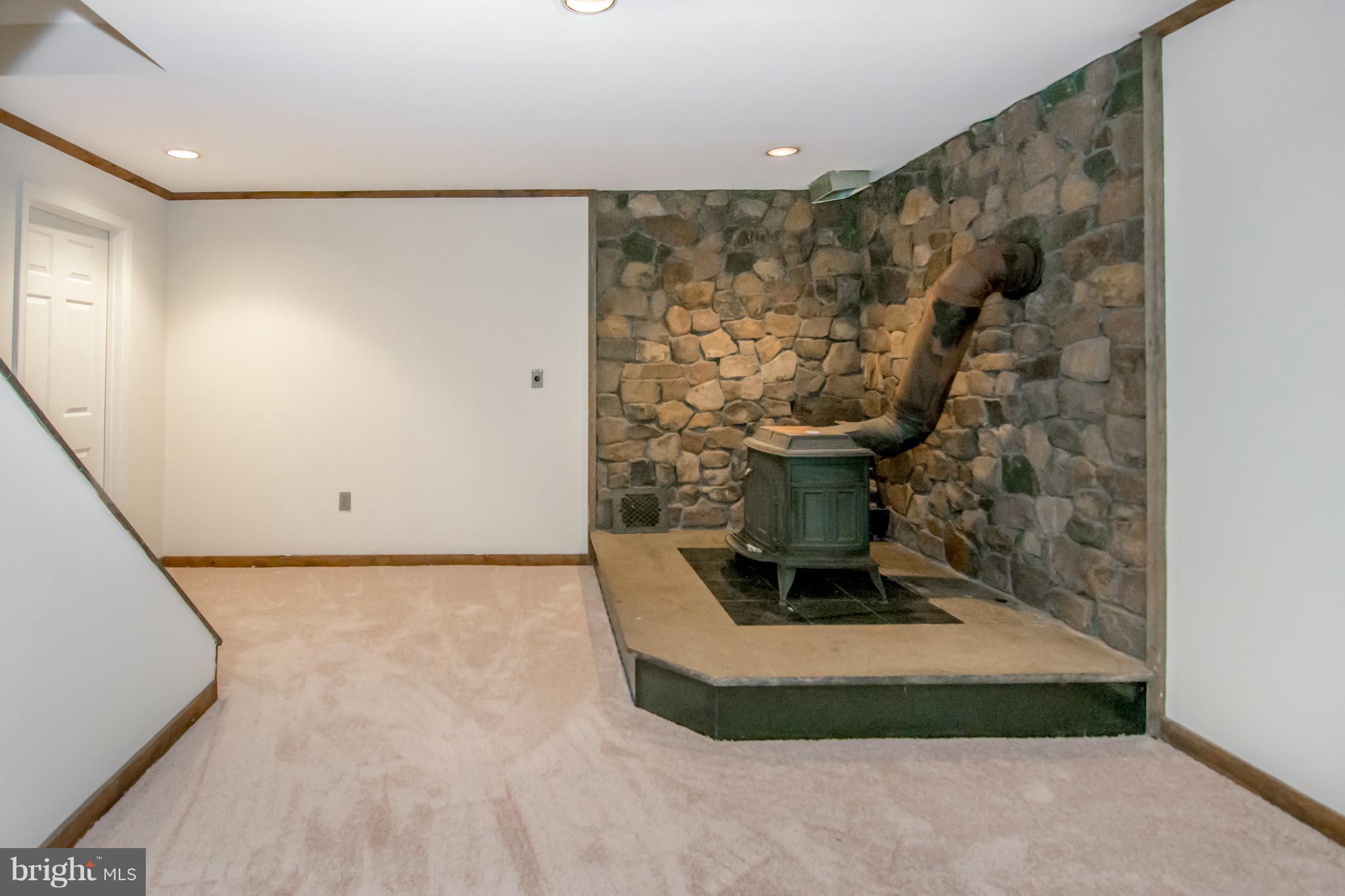 2613 Braddock Road Mount Airy, MD 21771 - Photo 21 of 28 Family Room