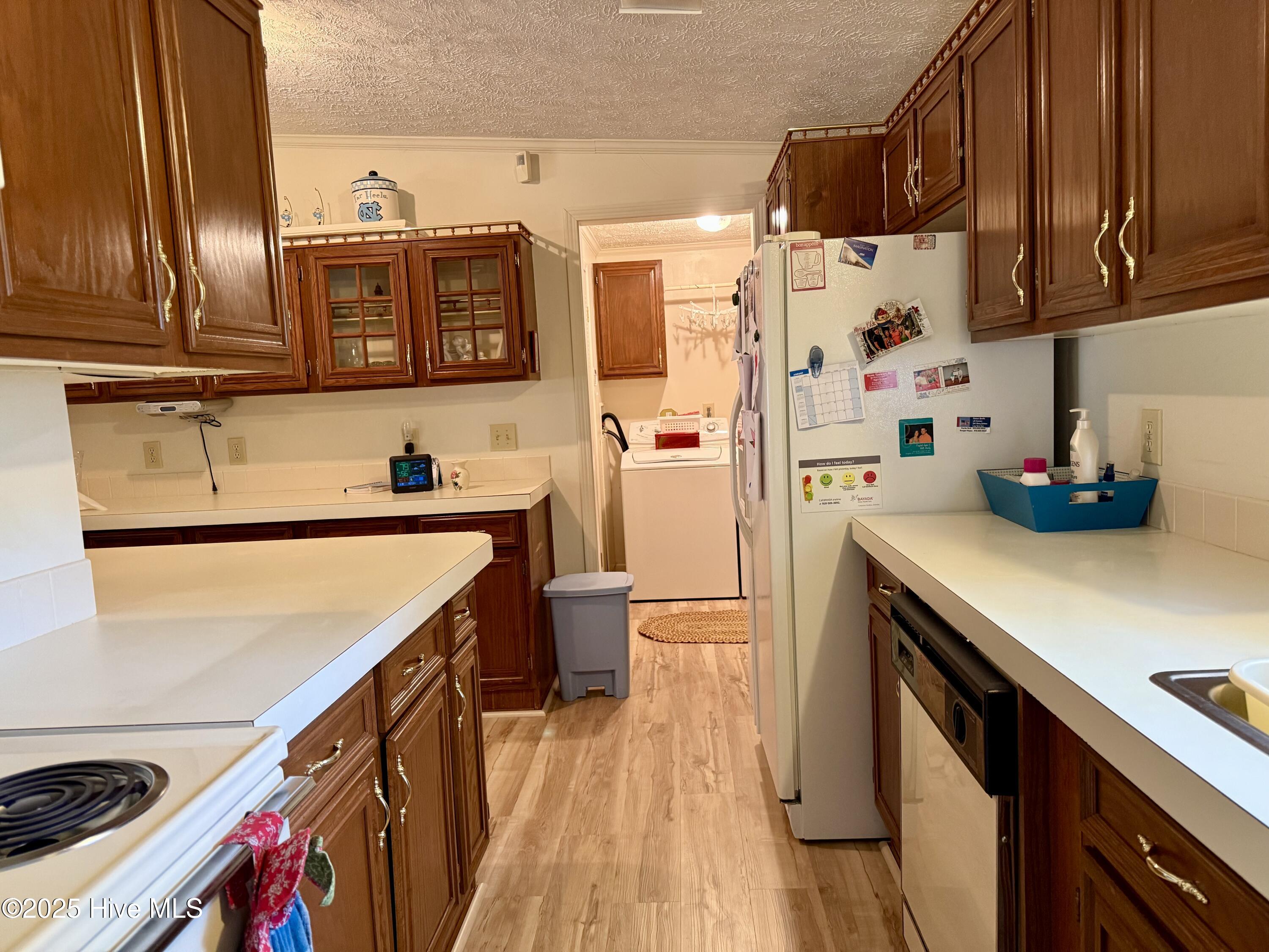 902 Aberdeen Road Laurinburg, NC 28352 - Photo 7 of 24 kitchen and all appliances convey