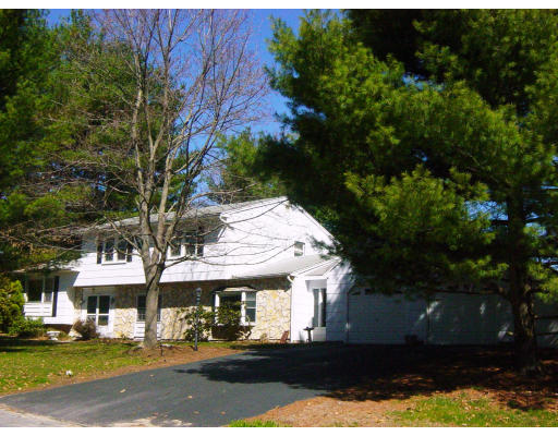 117 Richard Road Holliston, MA 01746 - Photo 1 of 9 Gallery Image 1