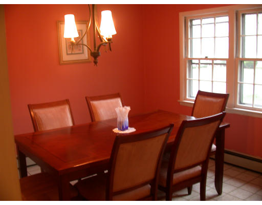 117 Richard Road Holliston, MA 01746 - Photo 3 of 9 Gallery Image 3