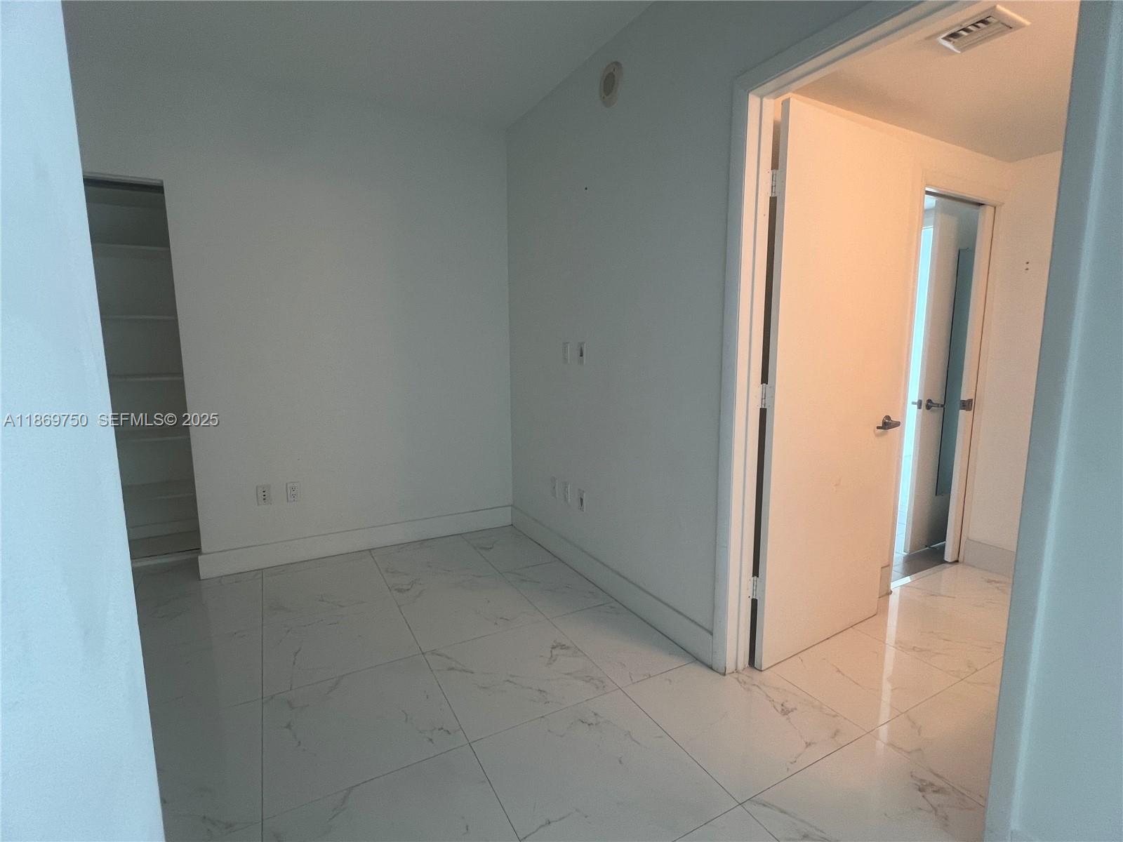 92 Southwest 3rd Street, Unit 3803 Miami, FL 33130 - Photo 20 of 31 Photo 20