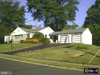 904 Old Ford Road Huntingdon Valley, PA 19006 - Photo 1 of 4