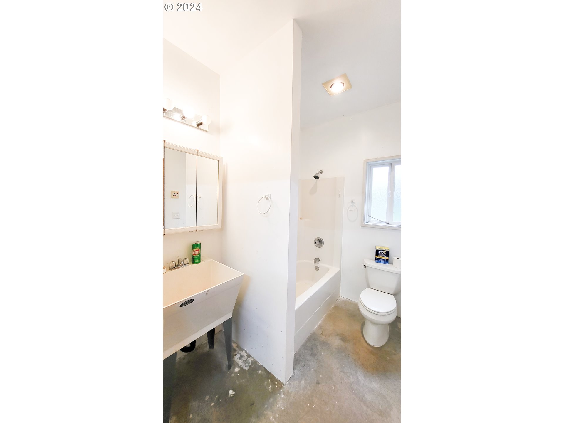 33825 Cea Jac Road Creswell, OR 97426 - Photo 40 of 48 a bathroom with a sink toilet a mirror and vanity