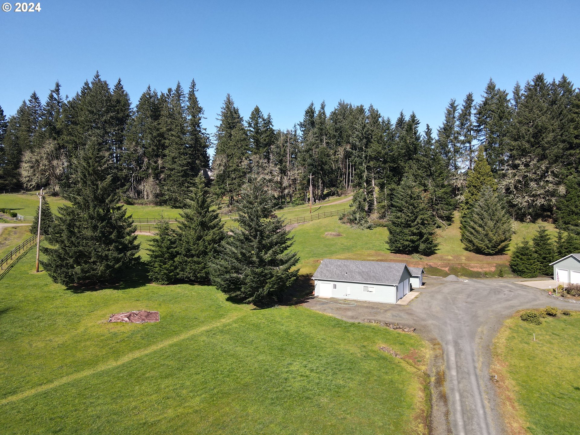 33825 Cea Jac Road Creswell, OR 97426 - Photo 41 of 48 a view of a park with large trees