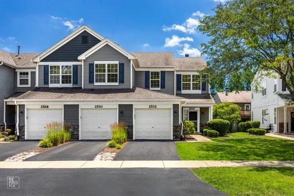 $319,000 | 2532 Golf Ridge Circle, Naperville, IL 60563