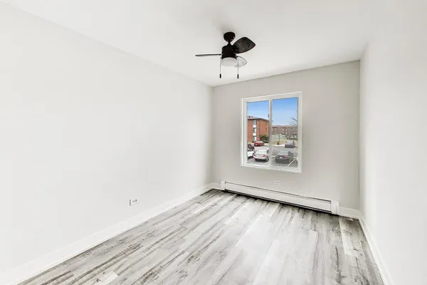 $2,200 | 239 North Gregory Street, Unit 8, Aurora, IL 60504