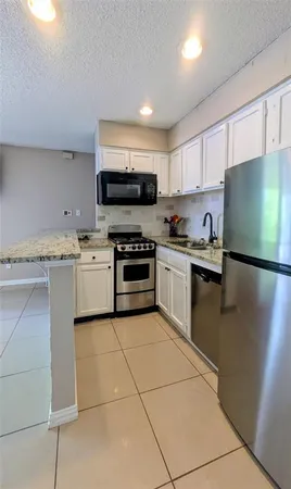 $1,000 | 2312 Balsam Drive, Unit A303, Arlington, TX 76006