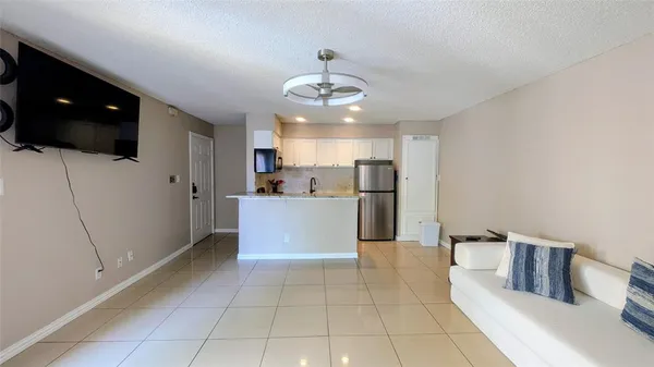 $1,000 | 2312 Balsam Drive, Unit A303, Arlington, TX 76006