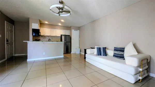 $1,000 | 2312 Balsam Drive, Unit A303, Arlington, TX 76006