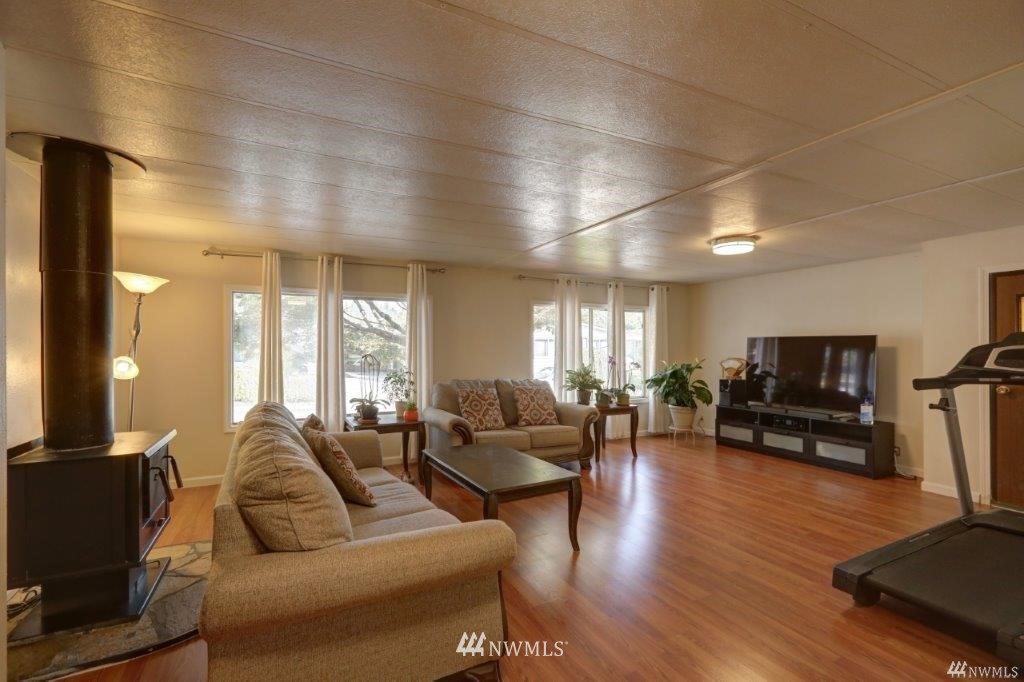 201 Union Avenue Southeast, Unit 9 Renton, WA 98059 - Photo 3 of 16 Gallery Image 3