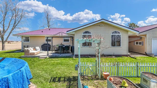 $268,000 | 12584 North 4100 East Road, Saybrook, IL 61770