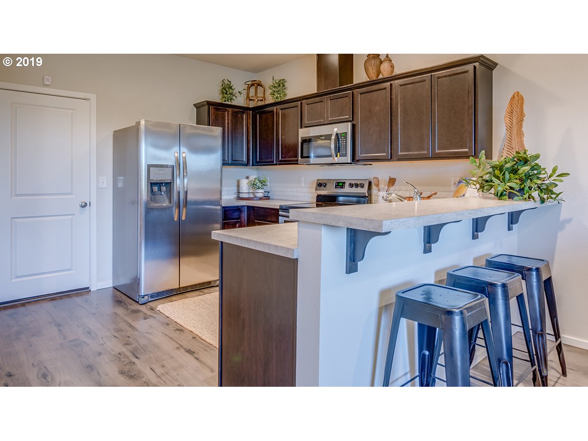 2324 Southeast Palmquist Road Gresham, OR 97080 - Photo 9 of 23 Gallery Image 9