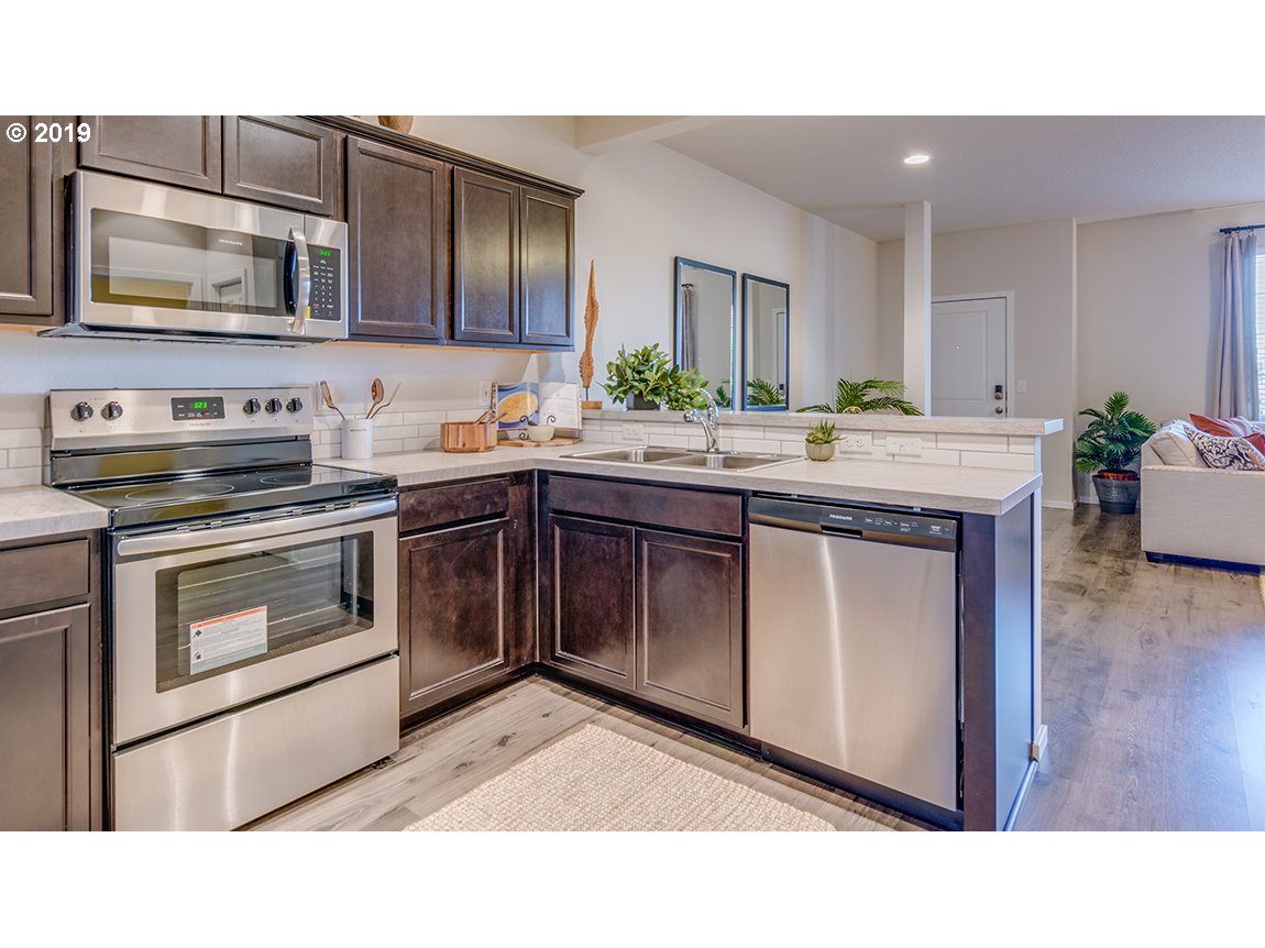 2324 Southeast Palmquist Road Gresham, OR 97080 - Photo 10 of 23 Gallery Image 10