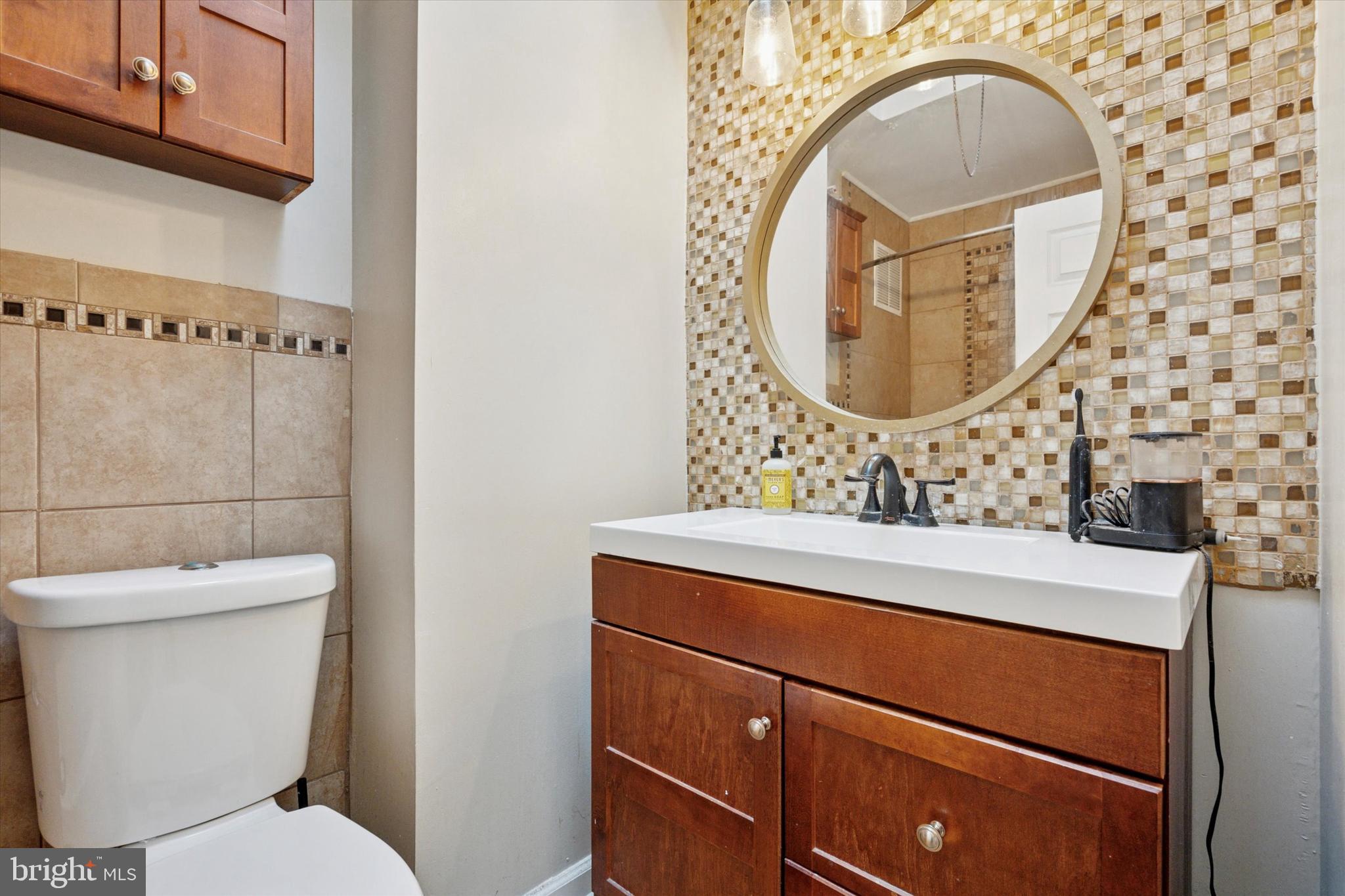 353 East Claremont Road Philadelphia, PA 19120 - Photo 13 of 15 Hall bathroom