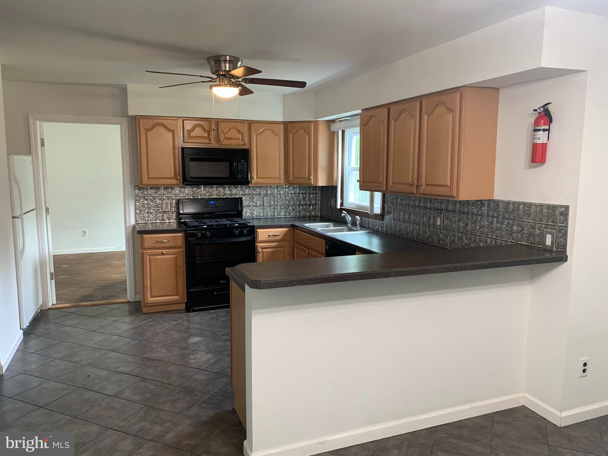 402 Carpenter Street Glassboro, NJ 08028 - Photo 6 of 26