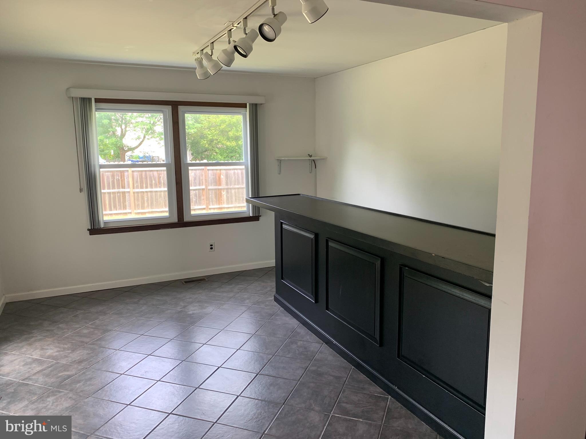 402 Carpenter Street Glassboro, NJ 08028 - Photo 10 of 26