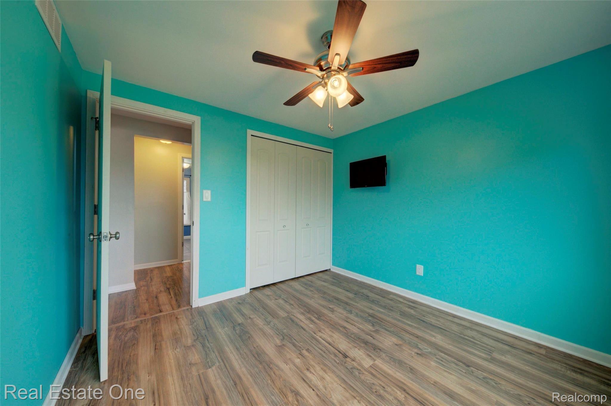 2400 Patterson Lk Road Pinckney, MI 48169 - Photo 33 of 48 4H8A1653_4_5.jpg
