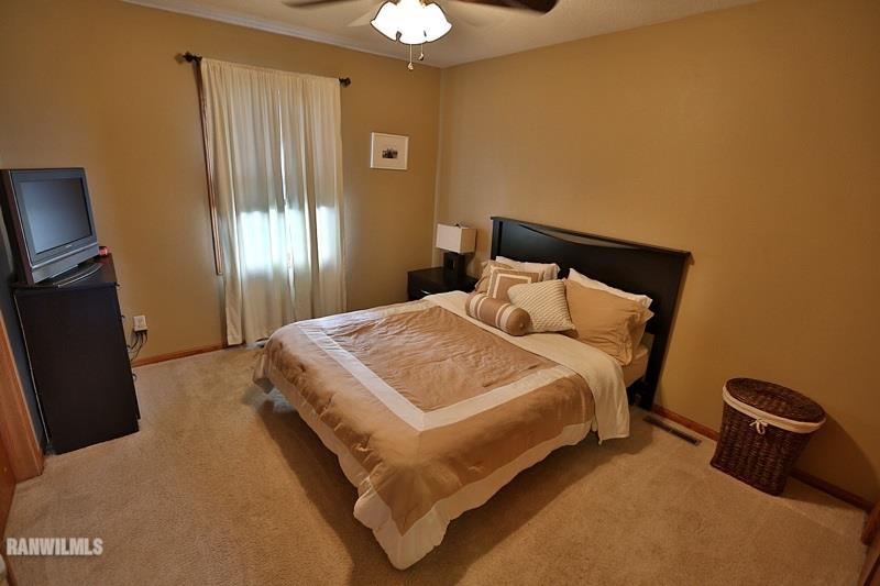 8988 Badger Road East Dubuque, IL 61025 - Photo 13 of 22 Gallery Image 13