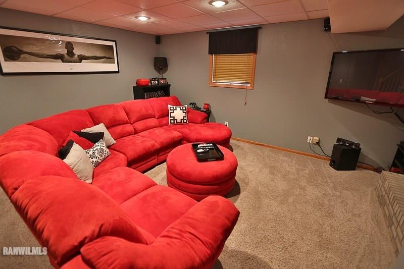 8988 Badger Road East Dubuque, IL 61025 - Photo 20 of 22 Gallery Image 20