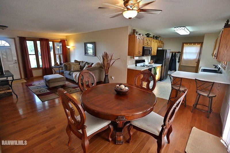 8988 Badger Road East Dubuque, IL 61025 - Photo 5 of 22 Gallery Image 5