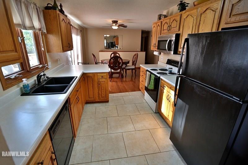 8988 Badger Road East Dubuque, IL 61025 - Photo 8 of 22 Gallery Image 8