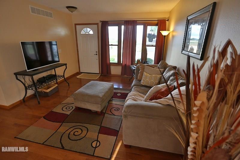 8988 Badger Road East Dubuque, IL 61025 - Photo 9 of 22 Gallery Image 9