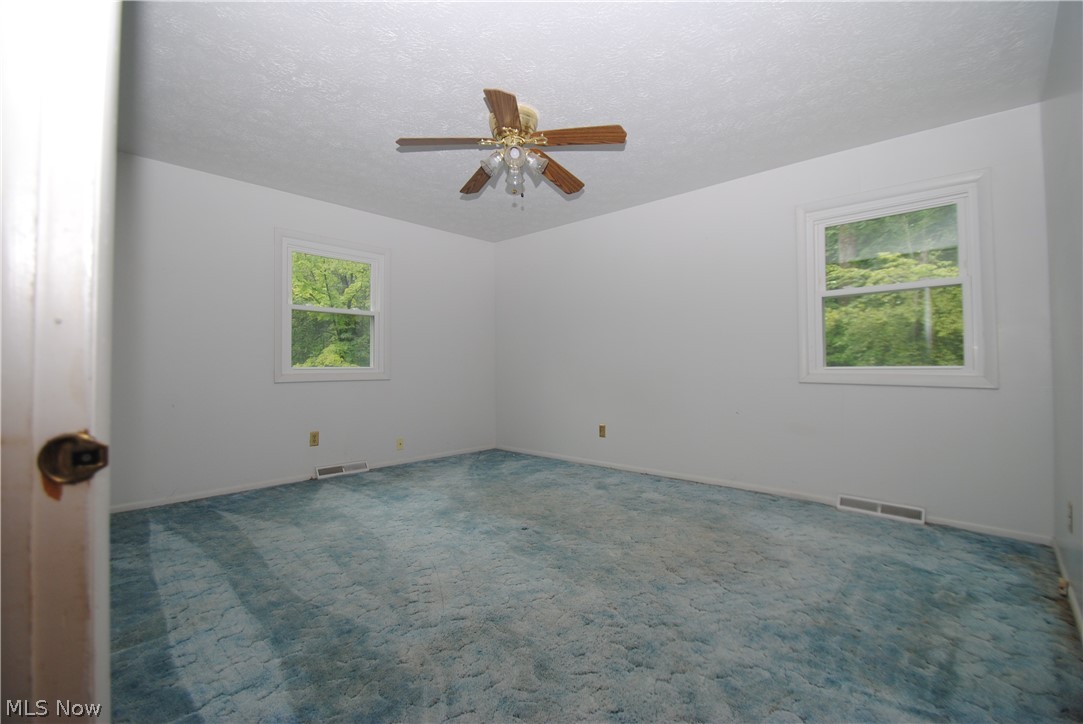 19693 Howe Road Strongsville, OH 44136 - Photo 17 of 25