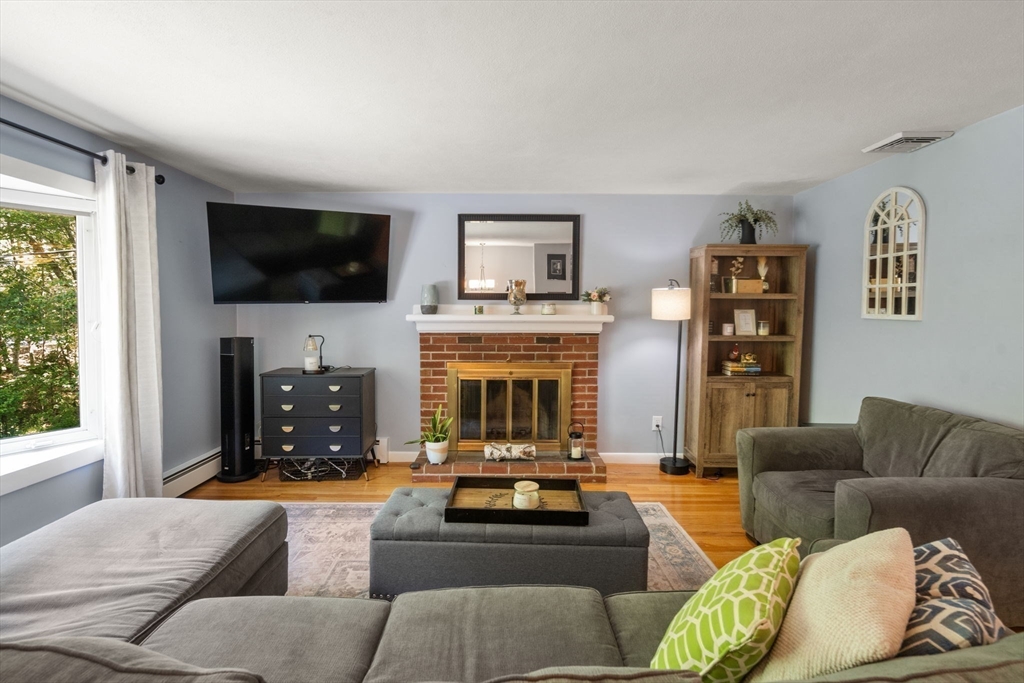 170 Hudson Road Stow, MA 01775 - Photo 5 of 42