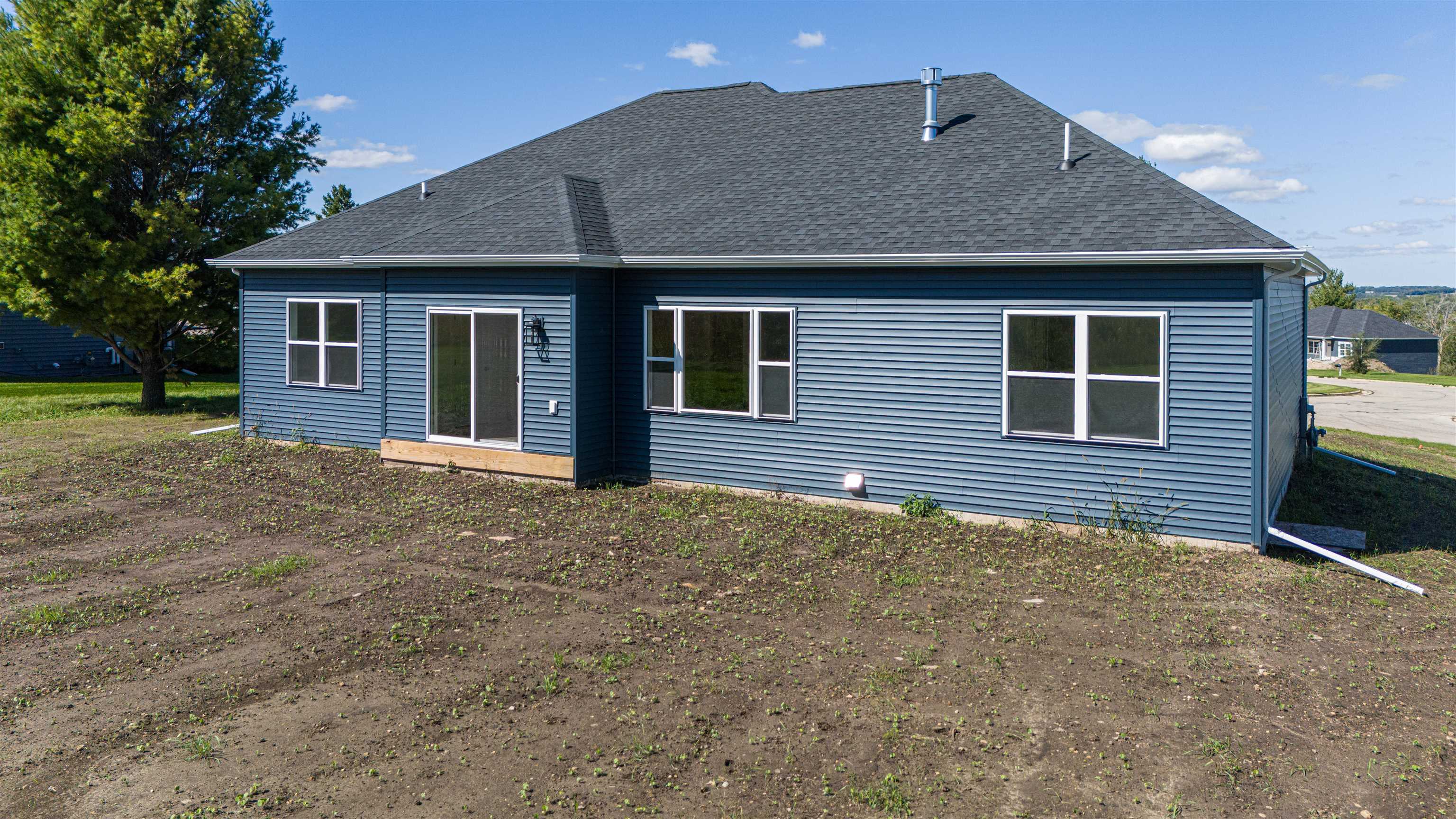 333 Drumlin Loop Ripon, WI 54971 - Photo 8 of 32 Gallery Image 8