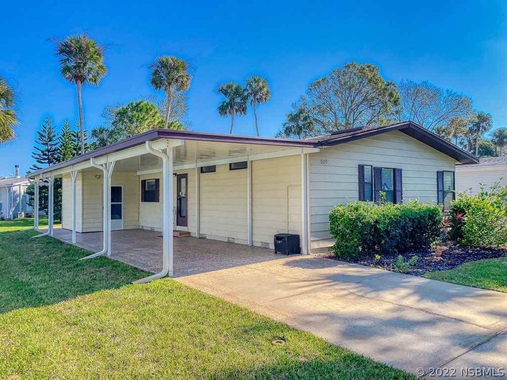 609 Navigators Way Edgewater, FL 32141 - Photo 1 of 38 Gallery Image 1
