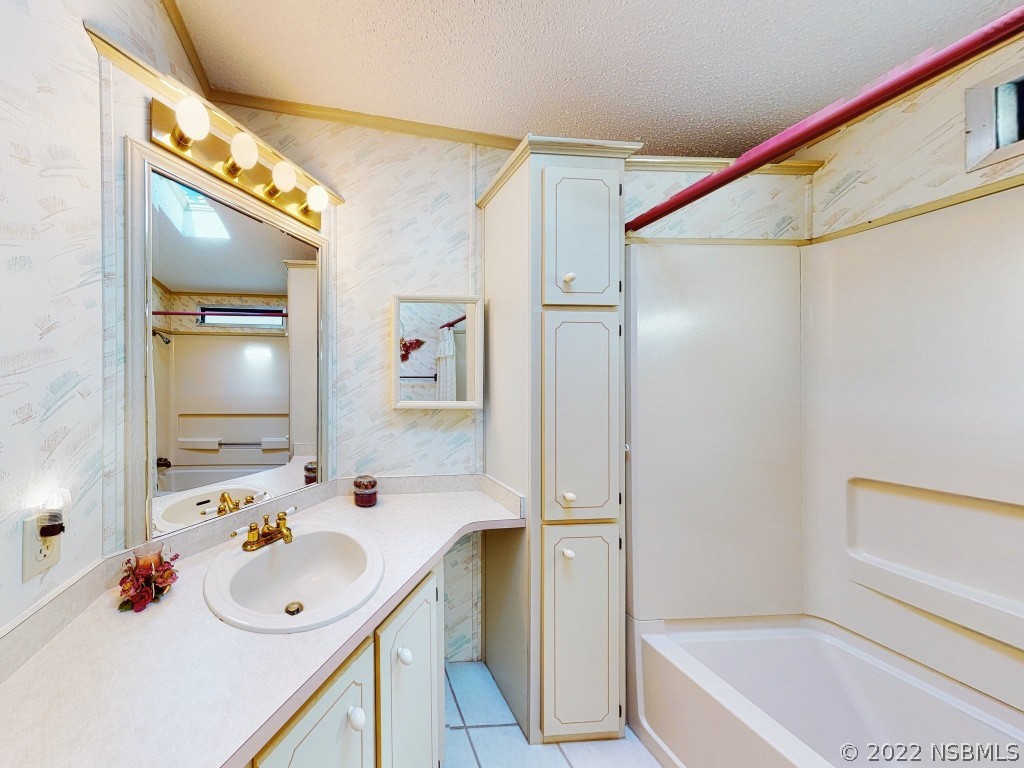 609 Navigators Way Edgewater, FL 32141 - Photo 12 of 38 Gallery Image 12
