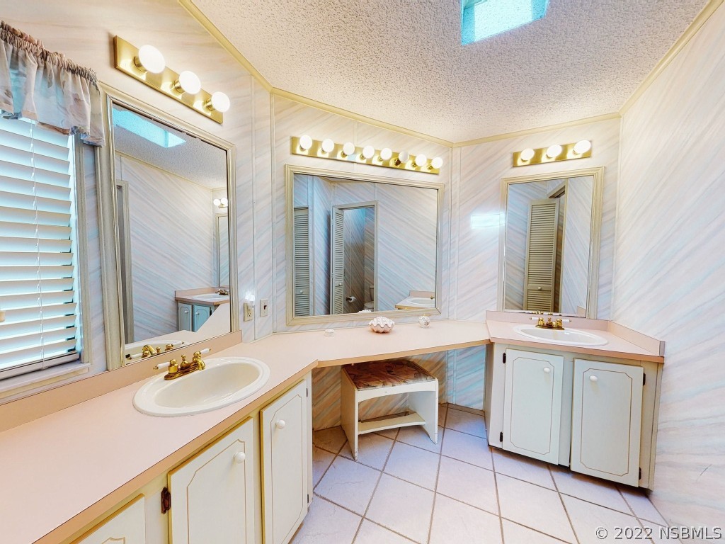 609 Navigators Way Edgewater, FL 32141 - Photo 17 of 38 Gallery Image 17