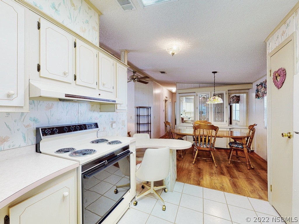 609 Navigators Way Edgewater, FL 32141 - Photo 7 of 38 Gallery Image 7