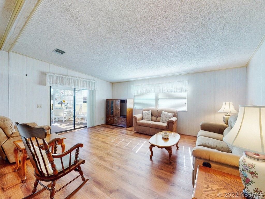 609 Navigators Way Edgewater, FL 32141 - Photo 8 of 38 Gallery Image 8