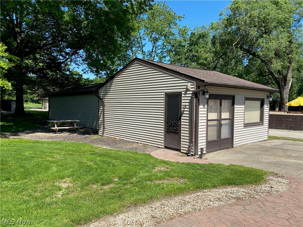 6430 Columbia Road Olmsted Falls, OH 44138 - Photo 21 of 40