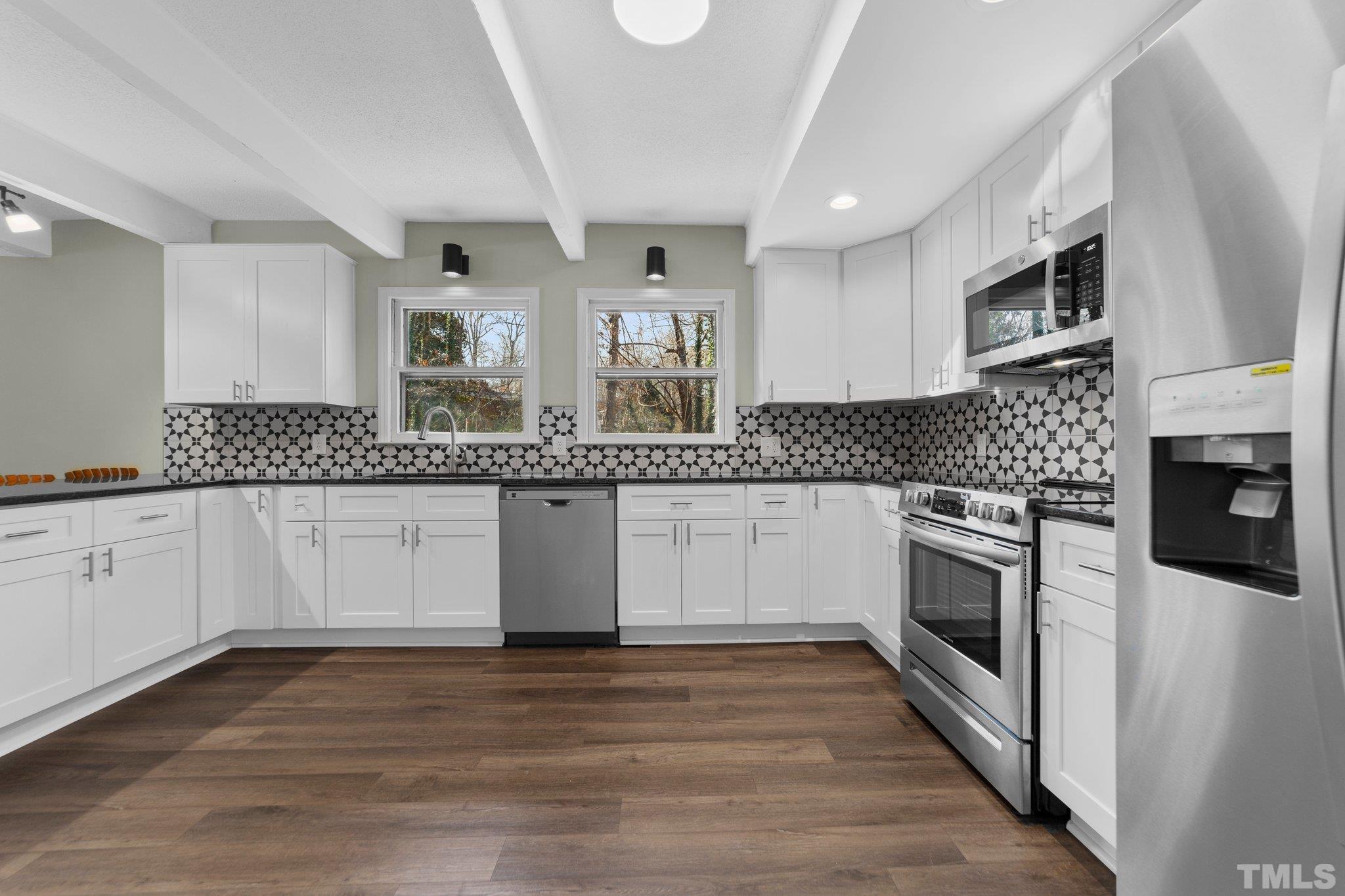 110 Forest Road Oxford, NC 27565 - Photo 5 of 30 Tile Backsplash