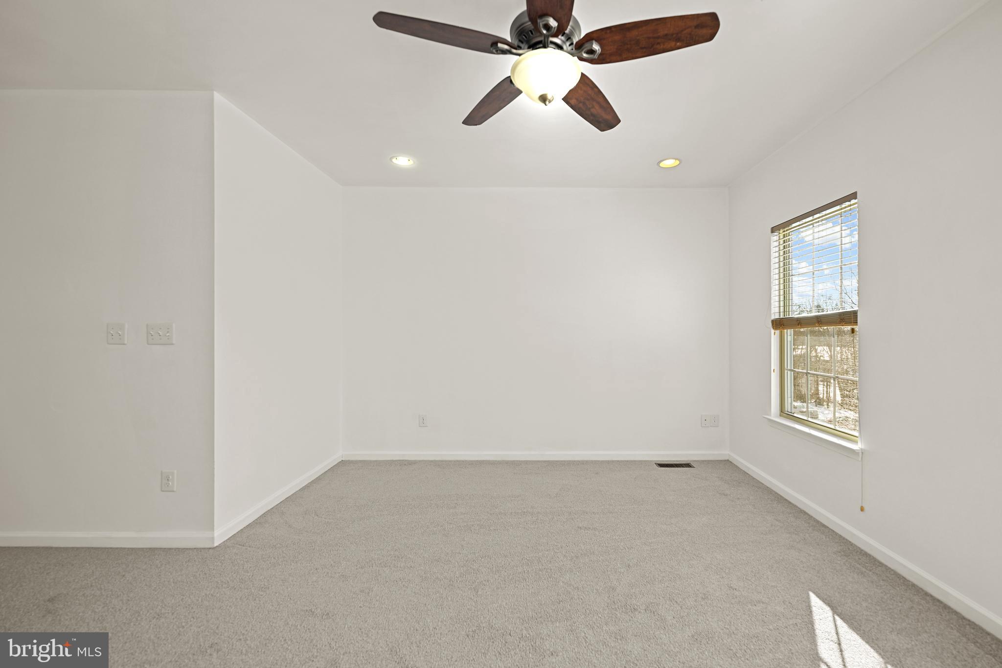 25928 Racing Sun Drive Aldie, VA 20105 - Photo 11 of 32 Primary Bedroom Suite