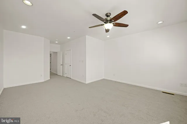 $499,900 | 25928 Racing Sun Drive, Unit 12J, Aldie, VA 20105