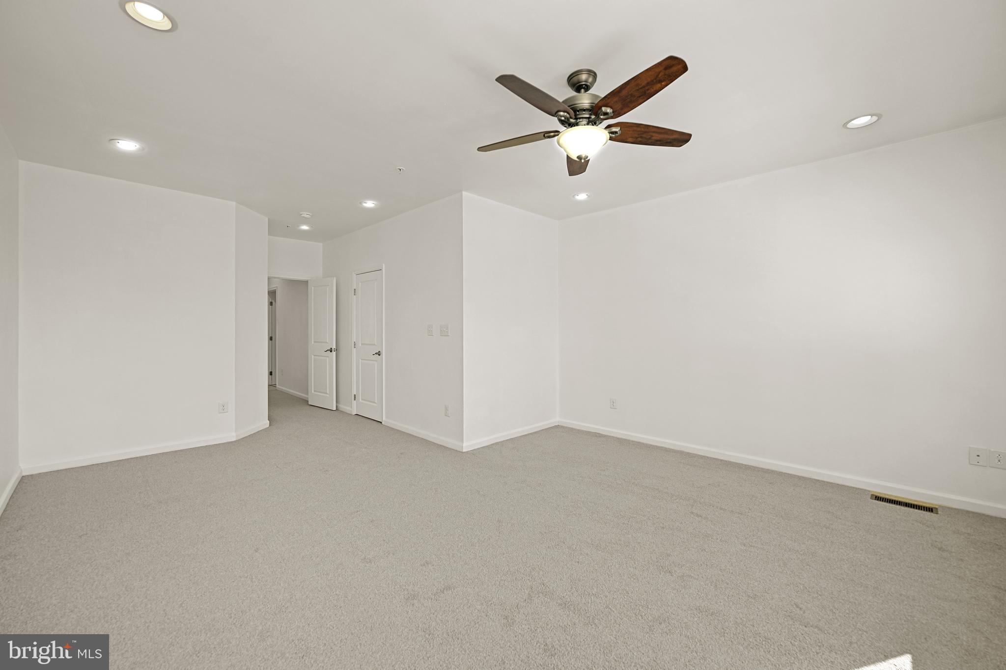 25928 Racing Sun Drive Aldie, VA 20105 - Photo 14 of 32 Primary Bedroom Suite