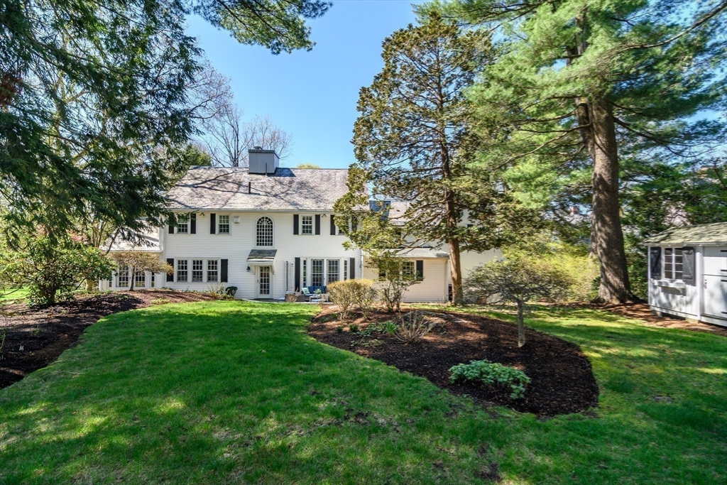 35 Arnold Road Wellesley, MA 02481 - Photo 25 of 28 Gallery Image 25