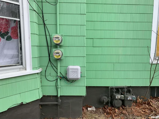 $122,000 | 310 East Detroit Avenue, Monmouth, IL 61462