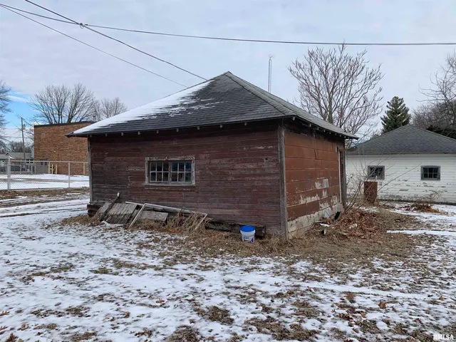 $122,000 | 310 East Detroit Avenue, Monmouth, IL 61462